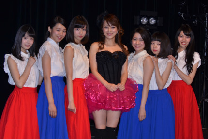 渡辺美奈代(中央)とさんみゅ~