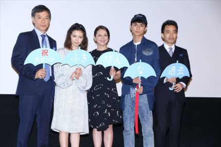 (左から)板尾創路、二階堂ふみ、小泉今日子、高良健吾、前田司郎監督