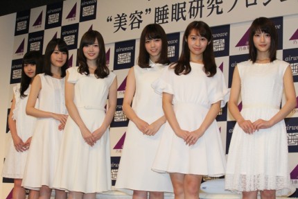 乃木坂46の(左から)伊藤万理華、生田絵梨花、白石麻衣、西野七瀬、桜井玲香、若月佑美