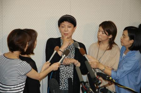 美川憲一 独立騒動で会見 幸ちゃんとは質の違うお話です エンタメovo オーヴォ 美川憲一 独立騒動で会見 幸ちゃんとは質の違うお話です エンタメovo オーヴォ