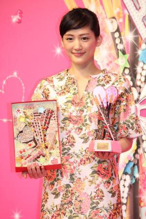 綾瀬はるか マイブームは お風呂で一人カラオケ バレンタインクイーン を受賞 エンタメovo オーヴォ