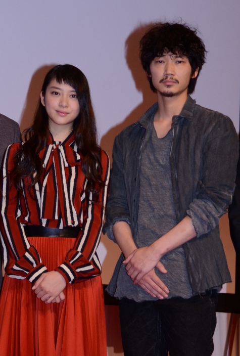 綾野剛 武井咲のおねだりに 何とかしましょう 武井はうっかりミスを笑顔でカバー エンタメovo オーヴォ