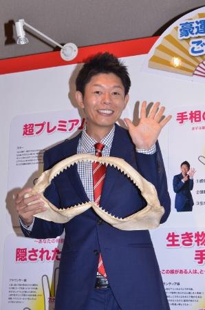 島田秀平 新婚生活は変化なし 結婚の相手選びのポイントは 手の柔らかさ エンタメovo オーヴォ