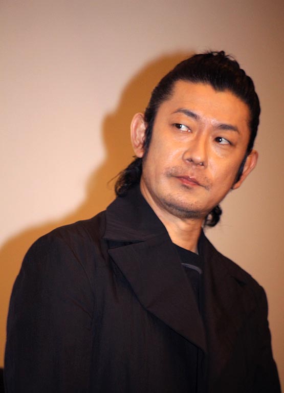 永瀬正敏 水原希子の 女優魂 に感動 冷凍倉庫内で薄着も いつもニコニコしていた エンタメovo オーヴォ