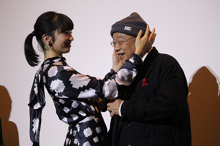 笑福亭鶴瓶 やり切ったという感じ 小松菜奈 鶴瓶さんはみんなを幸せにしてくれる方 エンタメovo オーヴォ