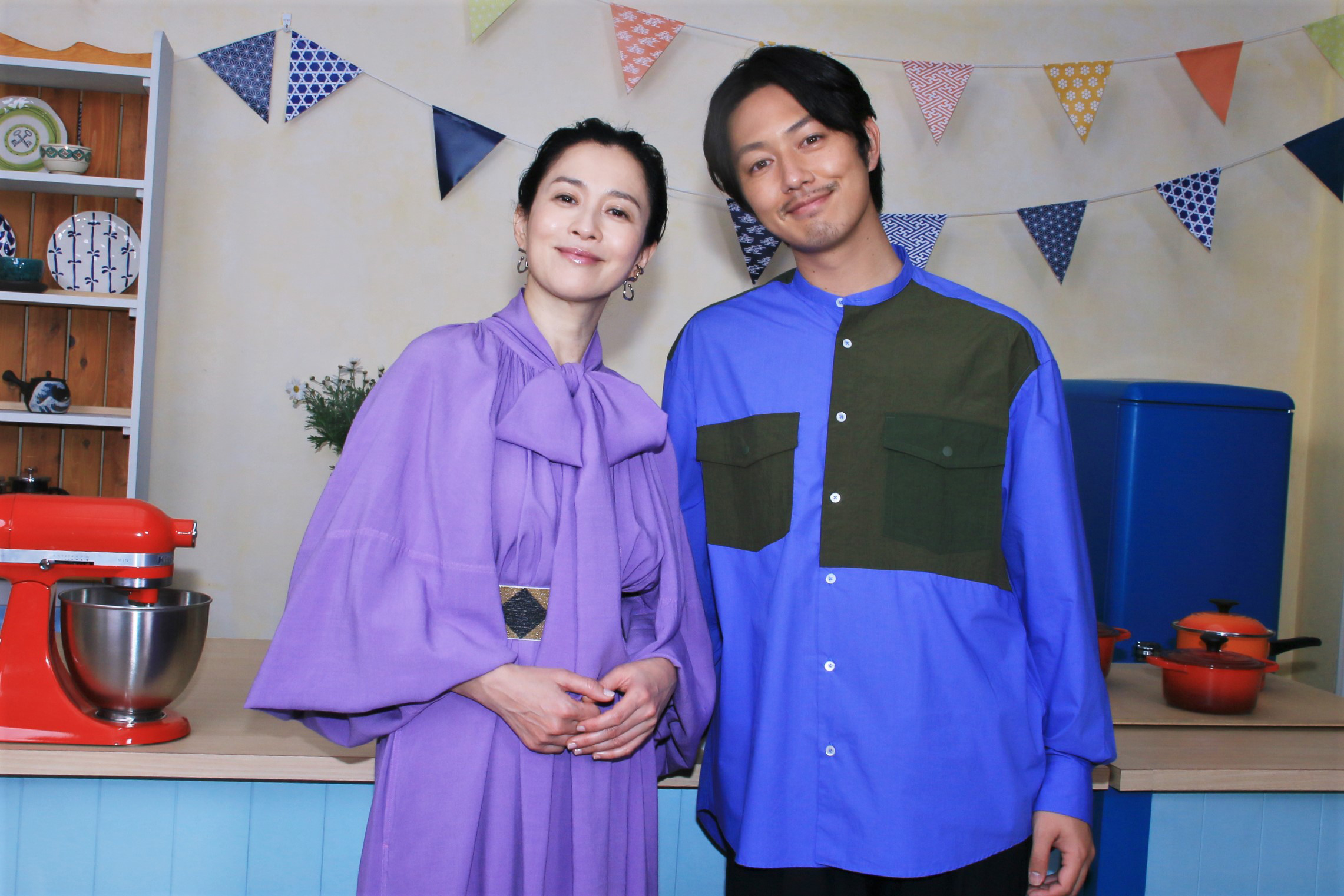 インタビュー クッキング リアリティー番組 ベイクオフ ジャパン 総勢10人のベイカーたちを見守る番組ホストの坂井真紀 工藤阿須加 家族のように感情移入してしまいました Ovo オーヴォ